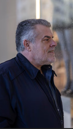 <em> </em><em><strong>Carlos E. </strong></em>